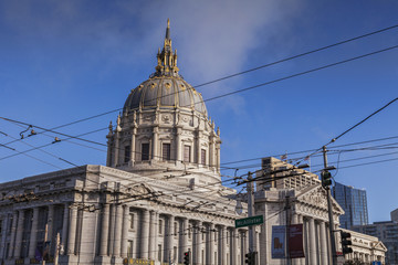 Fototapeta premium San Francisco City Hall, and overhead power lines for trolley bus.