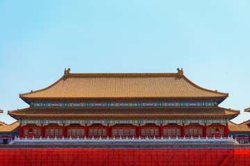 Fototapeta premium Traditional Chinese building under blue sky