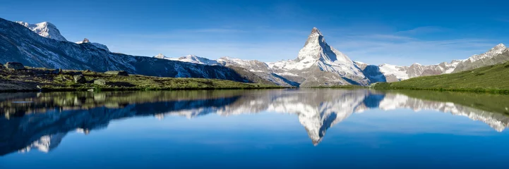 Küchenrückwand glas motiv Matterhorn Stellisee und Matterhorn Panorama in der Schweiz 