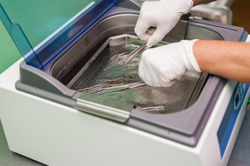 Cleaning systems for medical instruments. Ultrasonic cleaner