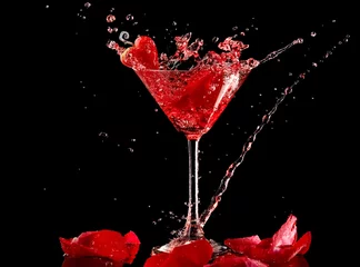 Foto op Canvas Rode aardbei Valentijn cocktail splash © Mariyana M