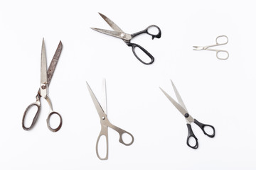 Many old scissors. - 136867459