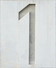 Concrete wall with number 1 - Muro in cemento armato con il numero 1