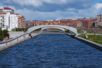Paisaje urbano con río, Parque de la Calle 30, Madrid Río