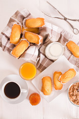 Breakfast with plumcake.