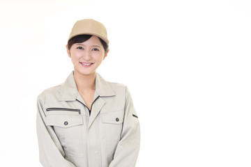 笑顔の女性作業員