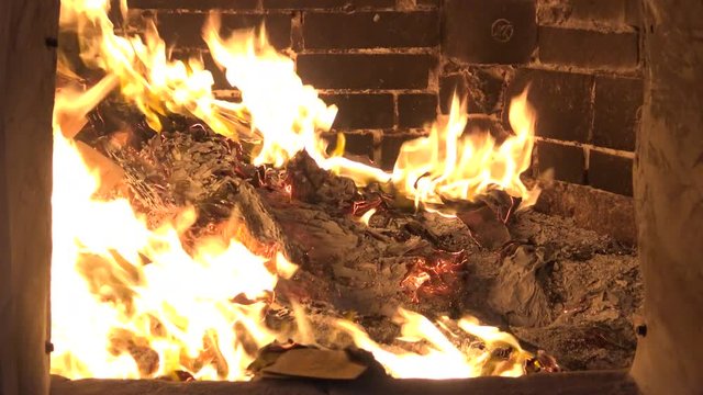 4k, Burning Joss paper in asiatic templo is common in Asian religious. Kanjin is a large paper squares with a golden metallic rectangle, burned for gods and spirits or ancestors-Dan