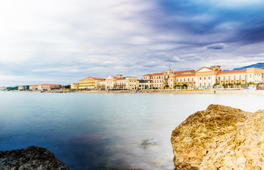 panorama mare verso monti 