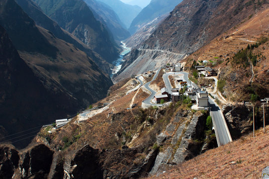 Central part of one of the deepest ravines of the world, Tiger Leaping Gorge in Yunnan, Southern China
