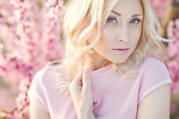 Naklejka premium Woman in spring 