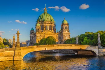 Berliner Dom mit Spree bei Sonnenuntergang, Berlin Mitte, Deutschland © JFL Photography