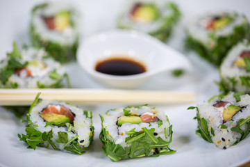Sushi, California Roll, mit Ess Stäbchen