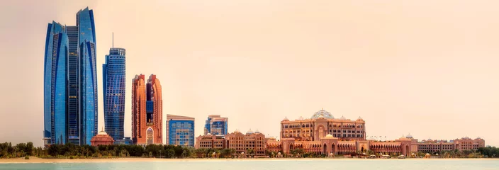 Schilderijen op glas Skyline van Abu Dhabi © boule1301