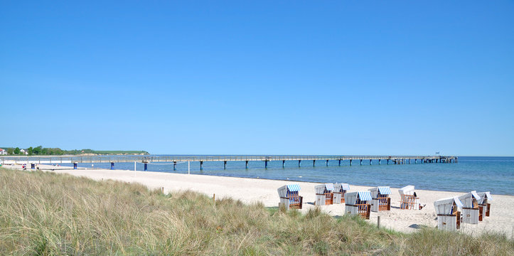 Strand und Seebr&uuml;cke im Ostseebad Boltenhagen,Mecklenburg-Vorpommern,Deutschland