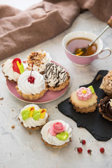 Different cakes composition