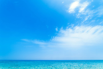 Fototapeta na wymiar Beautiful tropical sea and sky - Summer scene background