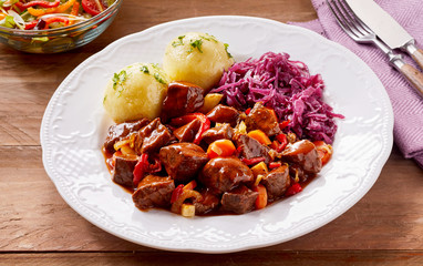 Braised purple cabbage and boiled potato
