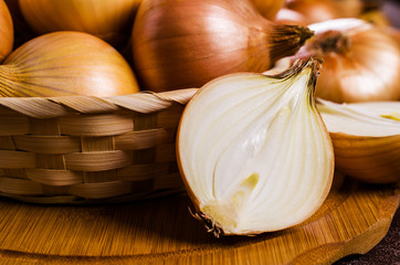 Fresh  bulb onions