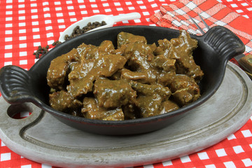 sauté de boeuf au poivre