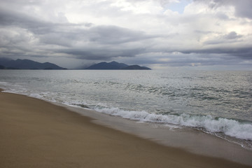 Fototapeta na wymiar Beautiful view of Caraguatatuba beach, north coast of the state