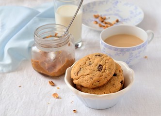 Cookies with peanuts and chocolate