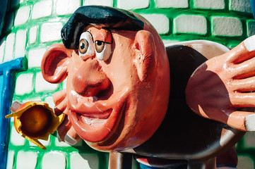 Figuren auf Mottowagen, Rosenmontagszug in Münster