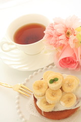 Banana cake