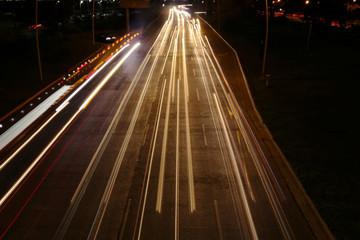 Cars on the highways of Panamá. Night Time.