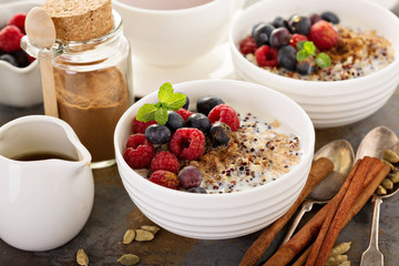 Quinoa porridge with raspberry and blueberry
