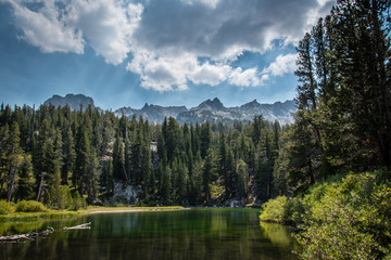 Emerald Lake in the Mammoth Lakes Basin appear green.