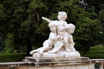 Fototapeta na wymiar Travel to Vienna, Austria. A statue in a park.