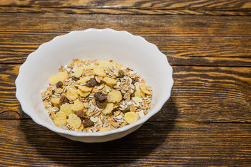 Ready breakfast, misl from corn flakes and fruit.