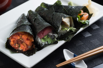 hand roll sushi