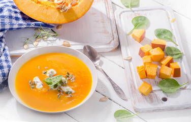 Pumpkin soup with cream