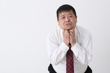 スーツを着た男性