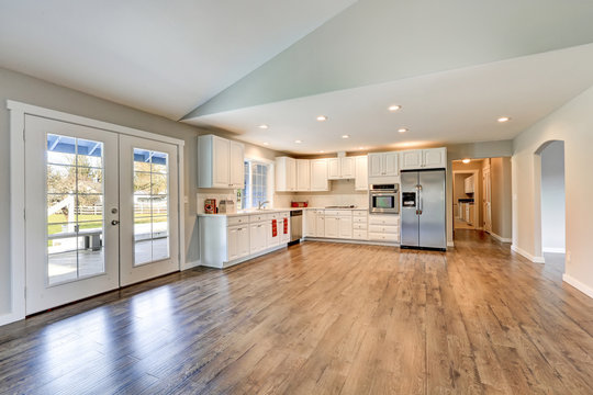 Spacious rambler home interior with vaulted ceiling