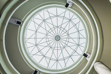 Framing in the dome roof © Annop