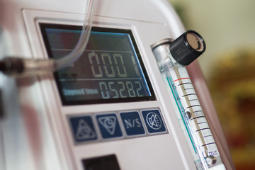 Oxygen concentrator bar gage measurement liter made my pure water