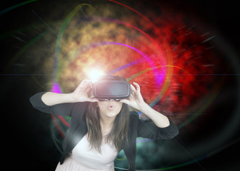 Frau mit Virtual-Reality-Brille. 
