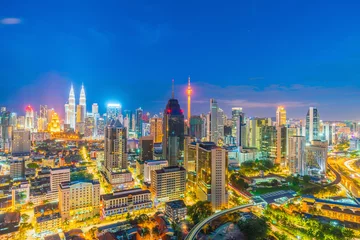 Cercles muraux Kuala Lumpur Downtown Kuala Lumpur skyline at twilight