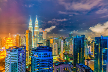 Obraz premium Downtown Kuala Lumpur skyline at twilight