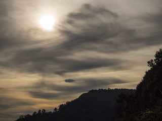 Obraz premium Mountain beautiful sunset sky background, landscape