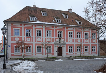 Fototapeta na wymiar Katholisches Pfarrhaus