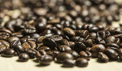 Fototapeta premium Coffee beans pattern, Selective focus
