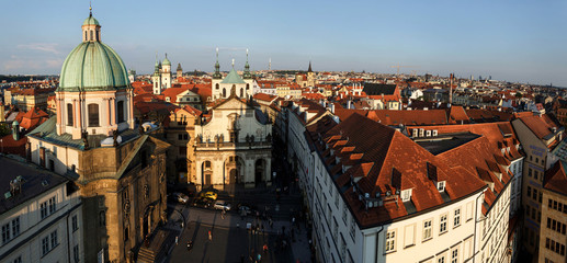 Fototapeta na wymiar panoramic view of buildings with red roofs in Prague