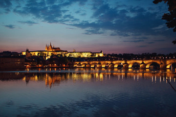 Obraz premium incredible view of evening illuminated bridge and river