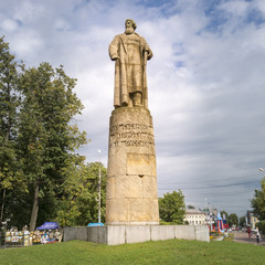 Памятник Сусанину в городе Костроме, Россия