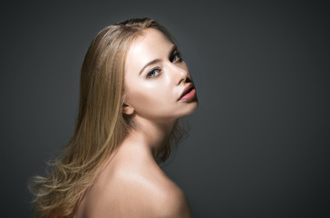 Naklejka premium Young woman portrait