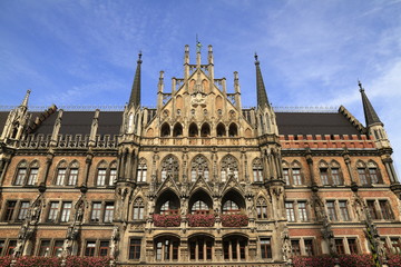Fototapeta na wymiar New Town Hall (Rathaus) in Marienplatz