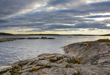 Fototapeta na wymiar The severe beauty of lake Ladoga.
